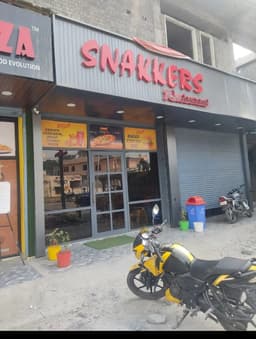 Quick Bites Near Me – Anandpur Sahib | Snakkers Outlet