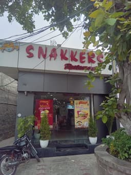 Quick Bites Near Me – Badhni | Snakkers Outlet