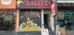Quick Bites Near Me – Malout | Snakkers Outlet